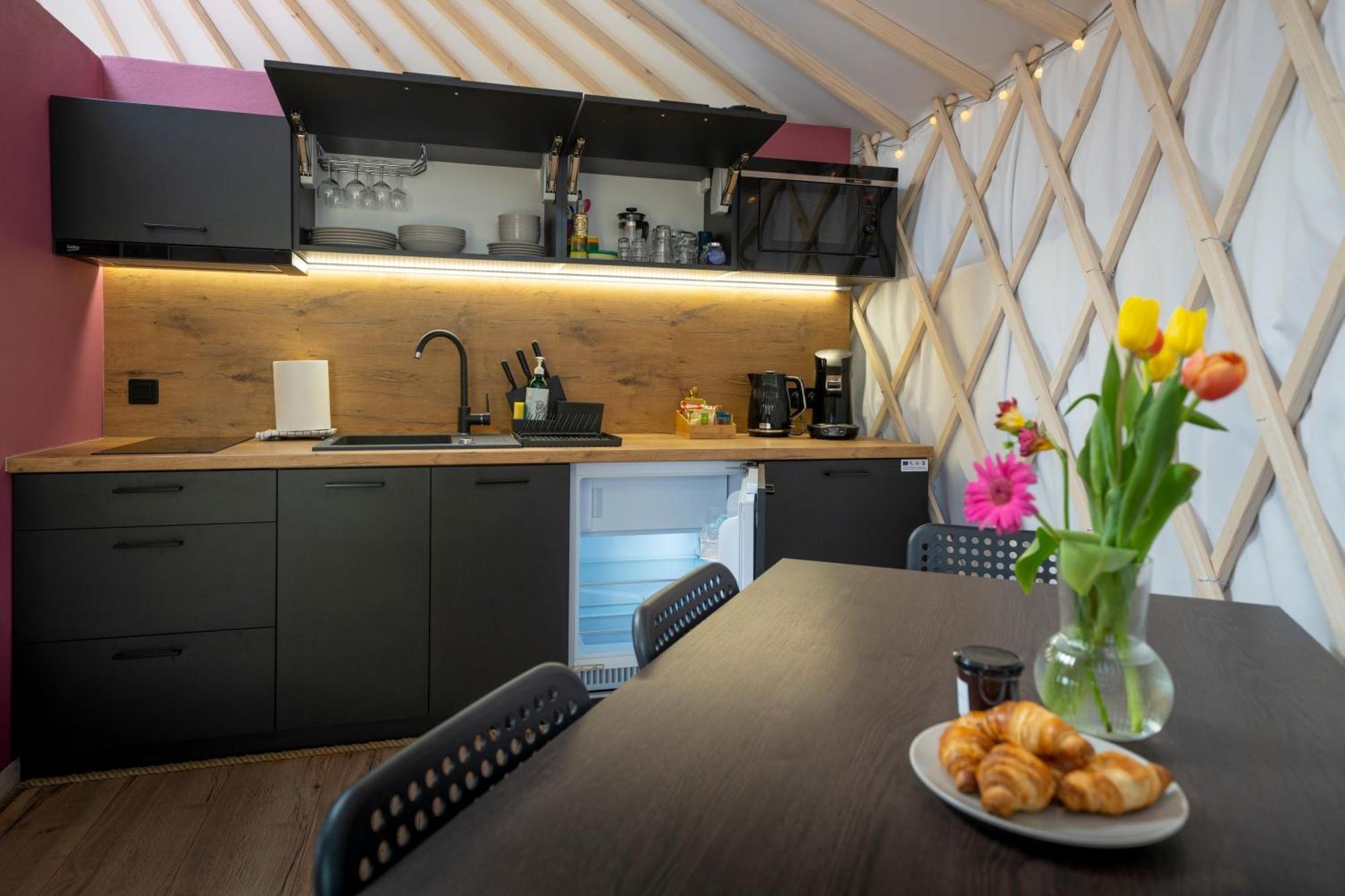 Dom W Domu - Izera Glamping Bed & Breakfast Gajowka  Room photo