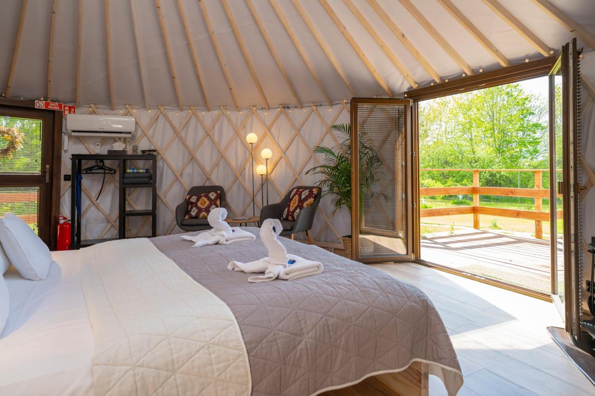 Dom W Domu - Izera Glamping Bed & Breakfast Gajowka  Room photo